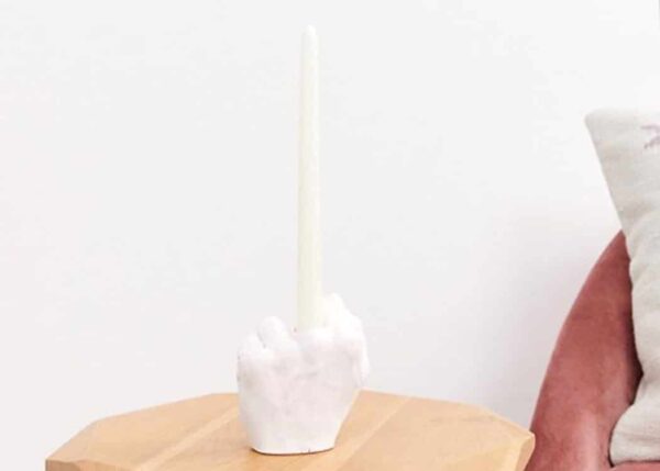 PIKKII-CANDELA-CANDLE-DITO-MEDIO-MIDDLE-FINGER-INTERIOR-DESIGN-OBJECT-OGGETTO-ARREDO-CASA-OGGETTISTICA-